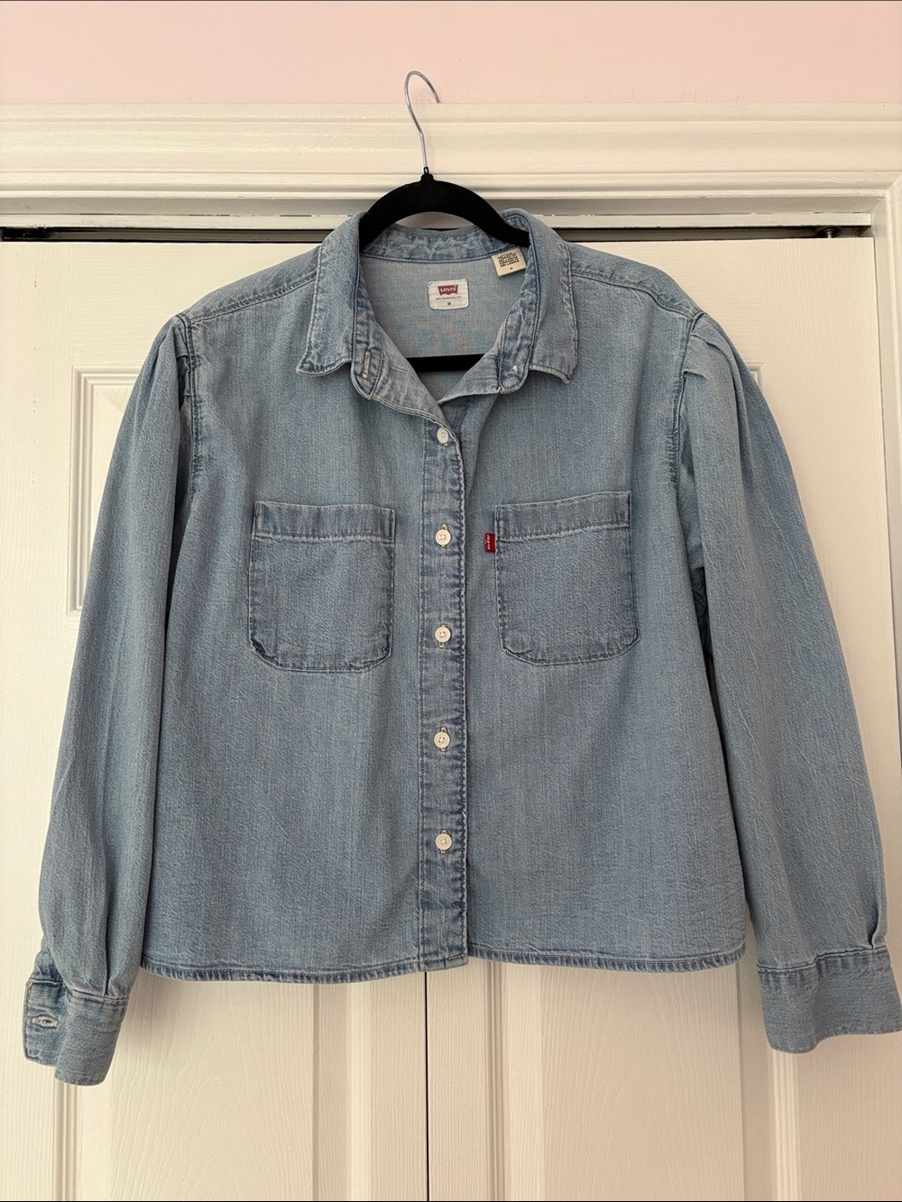 Vintage Levi's Women's Light Wash Denim Button-Front